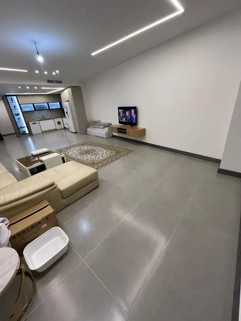 آپارتمان ۱۰۲ متری نوساز ۲ خواب در باغستان کرج
