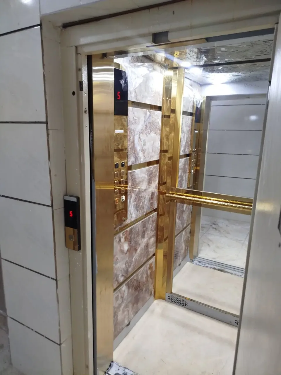 ۱۲۰متر/۲خواب/پارکینگ اختصاصی/خرمدشت