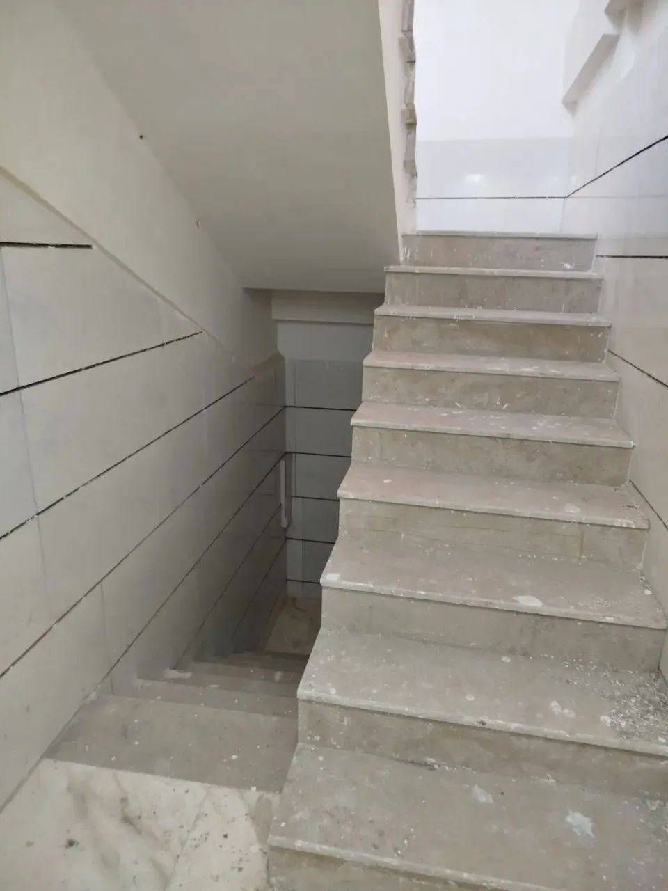 ۱۲۰متر/۲خواب/پارکینگ اختصاصی/خرمدشت