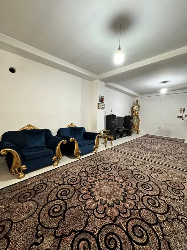 آپارتمان ۱۱۰ متر ۲ خواب تخلیه فوری خرمدشت