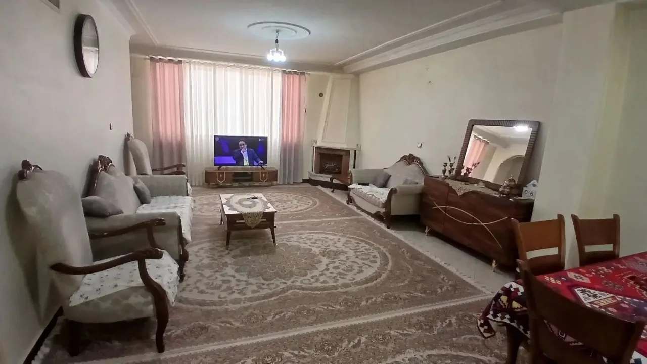 ۸۸ متر آپارتمان ۲ خواب سنددار با پارکینگ در شاهین‌ویلا