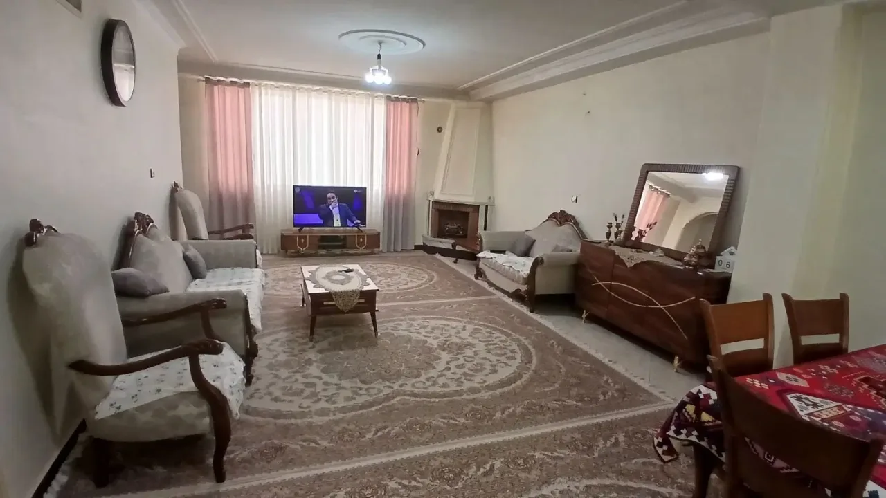 ۸۸ متر آپارتمان ۲ خواب سنددار با پارکینگ در شاهین‌ویلا