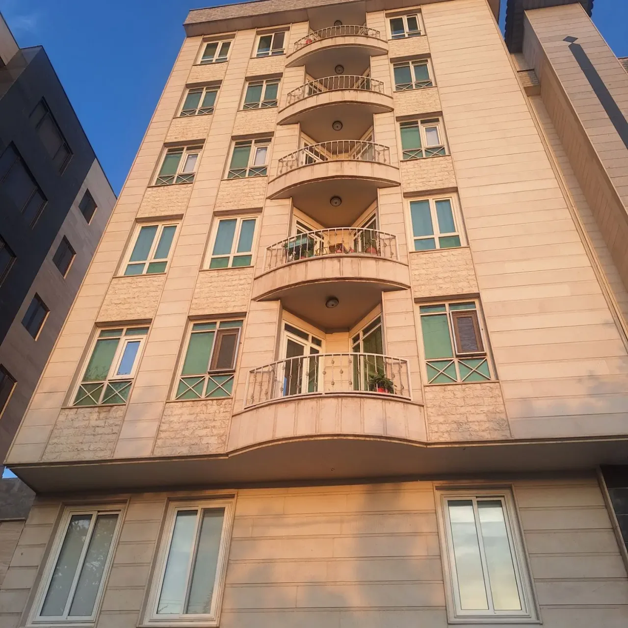 75 متر آپارتمان 2 خواب بالای اسبی کرج