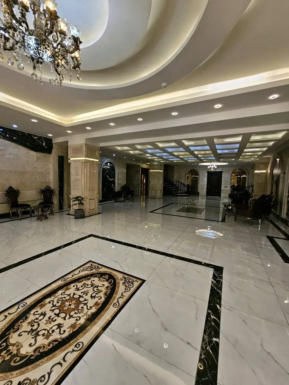 آپارتمان ۱۵۰ متری سه‌خوابه نوساز در عظیمیه
