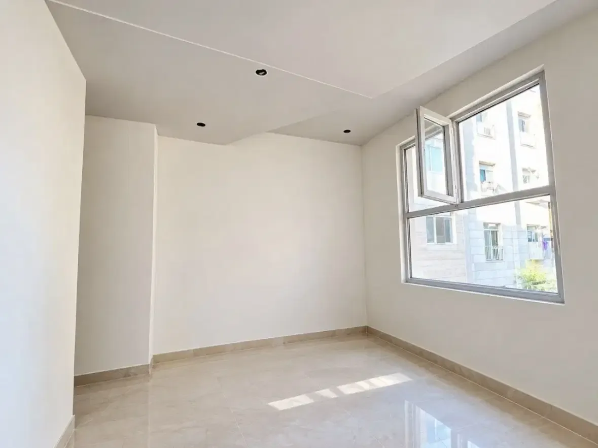 ۹۰ متر دوخوابه با بالکن در ساماندهی