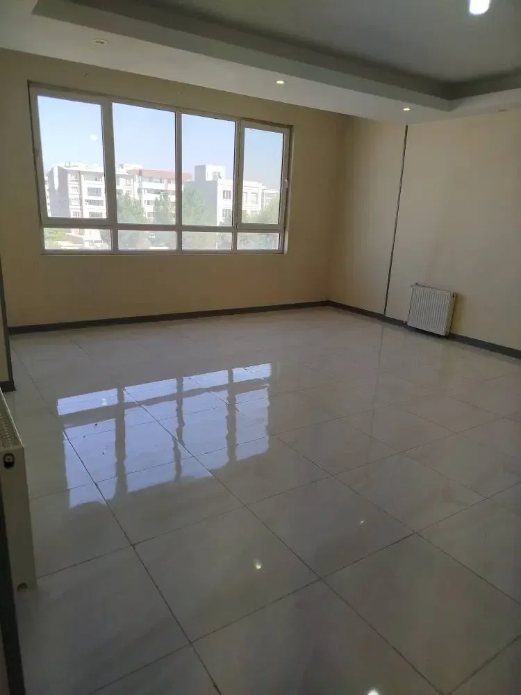 ۱۱۲ متر دوخوابه نوساز در کیانمهر