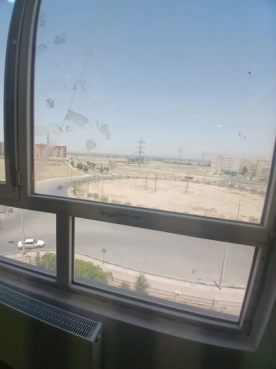 آپارتمان ۸۵ متری دوخوابه طبقه پنجم شهرک ابریشم