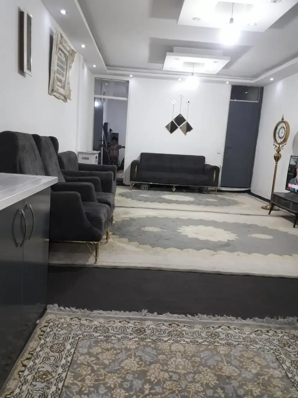 آپارتمان ۶۵ متری یک‌خوابه بازسازی‌شده در خرمدشت