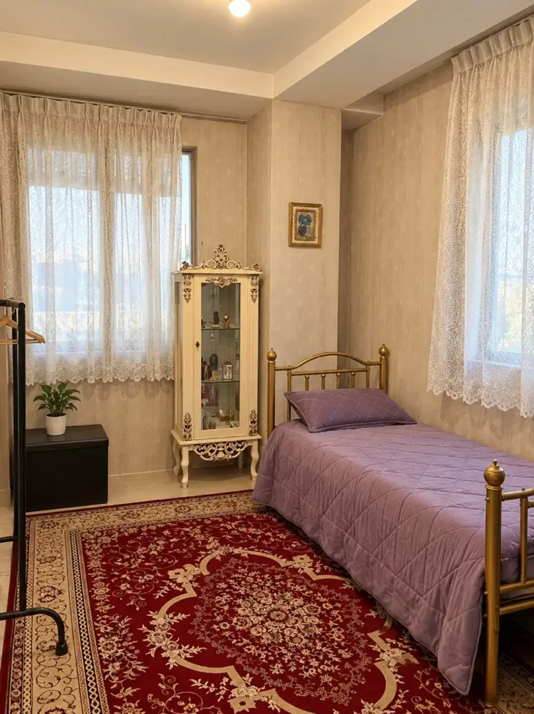 ۹۸ متر دوخوابه با پارکینگ اختصاصی در گلشهر