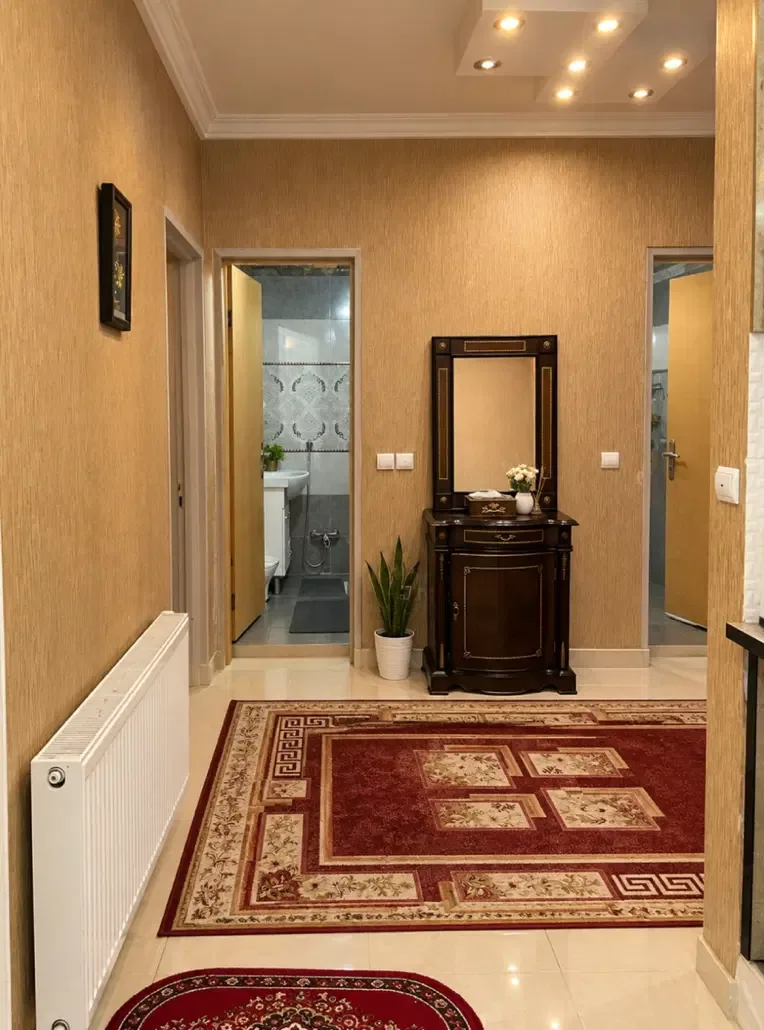 ۹۸ متر دوخوابه با پارکینگ اختصاصی در گلشهر