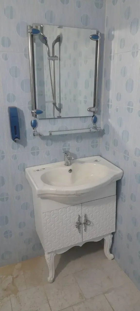 ۸۳ متر دوخوابه همکف در کیانمهر
