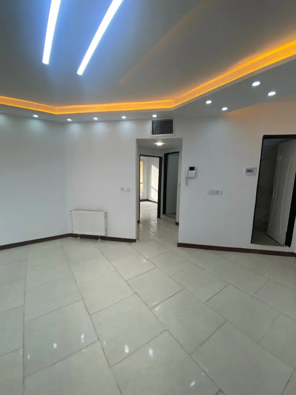 آپارتمان ۱۰۳ متری دوخوابه با دو بالکن در کیانمهر