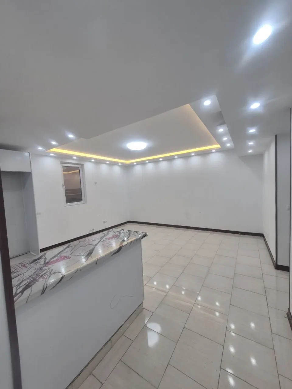 ۸۵ متر دوخوابه بازسازی‌شده در کیانمهر