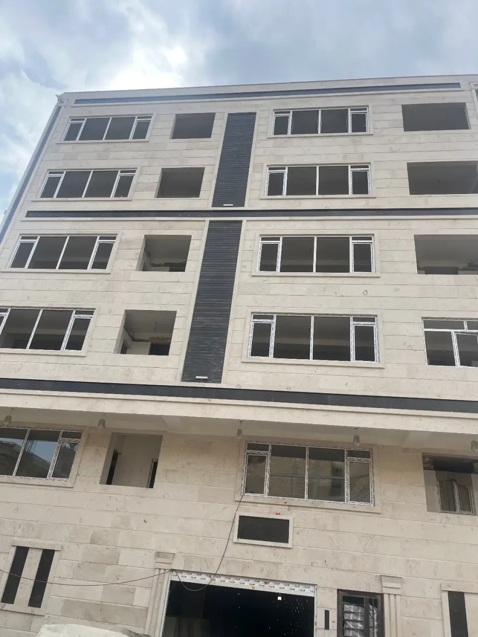 آپارتمان ۹۳ متری دوخوابه نوساز در خرمدشت