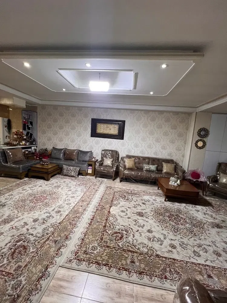 آپارتمان ۱۰۰ متری دوخوابه با پارکینگ و آسانسور در خرمدشت