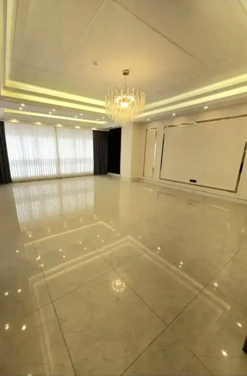 ۱۹۰ متر آپارتمان ۳ خوابه با استخر در گلشهر