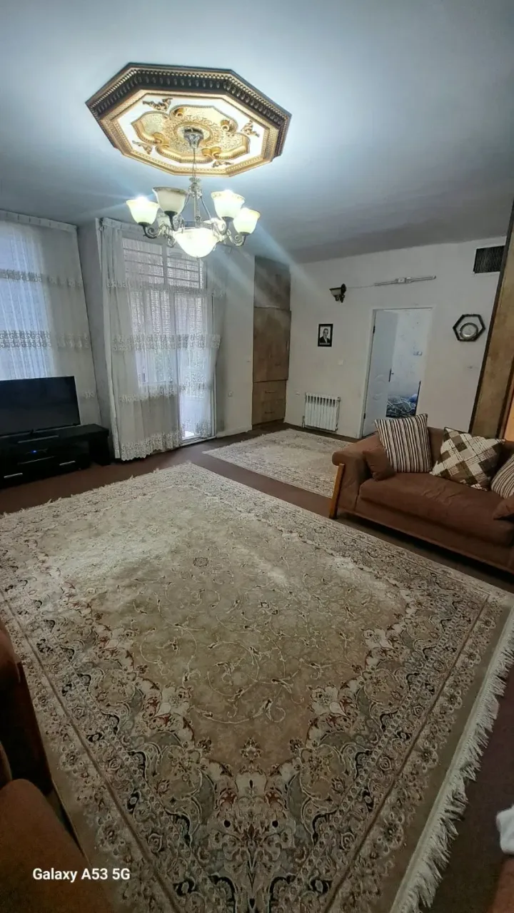 آپارتمان ۹۱ متری ۲ خوابه بازسازی‌شده در گلشهر