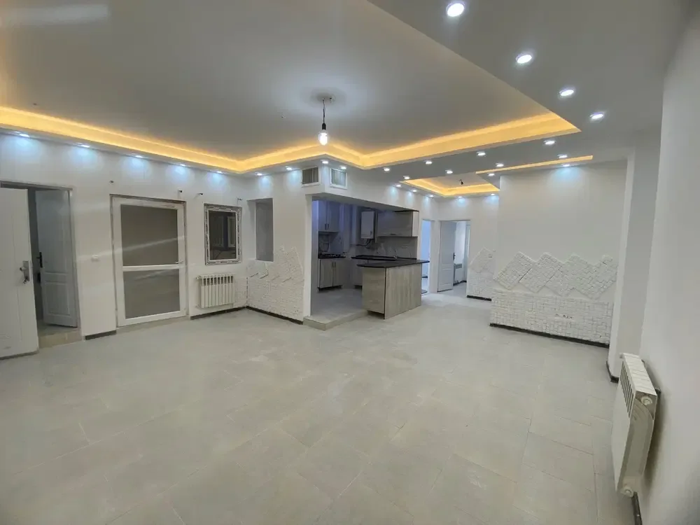 ۷۰ متر دوخوابه نوساز در شهرک علوی