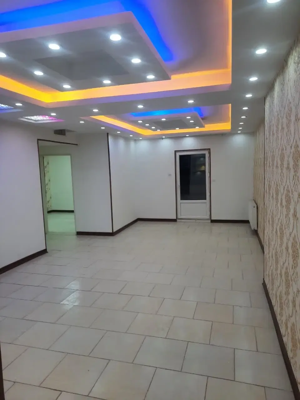 آپارتمان ۸۷ متری دوخواب بازسازی‌شده در کیانمهر