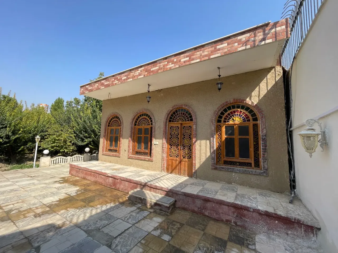 باغ‌ویلای ۲۷۰ متری ۳ خوابه با سند تک‌برگ در لشگرآباد