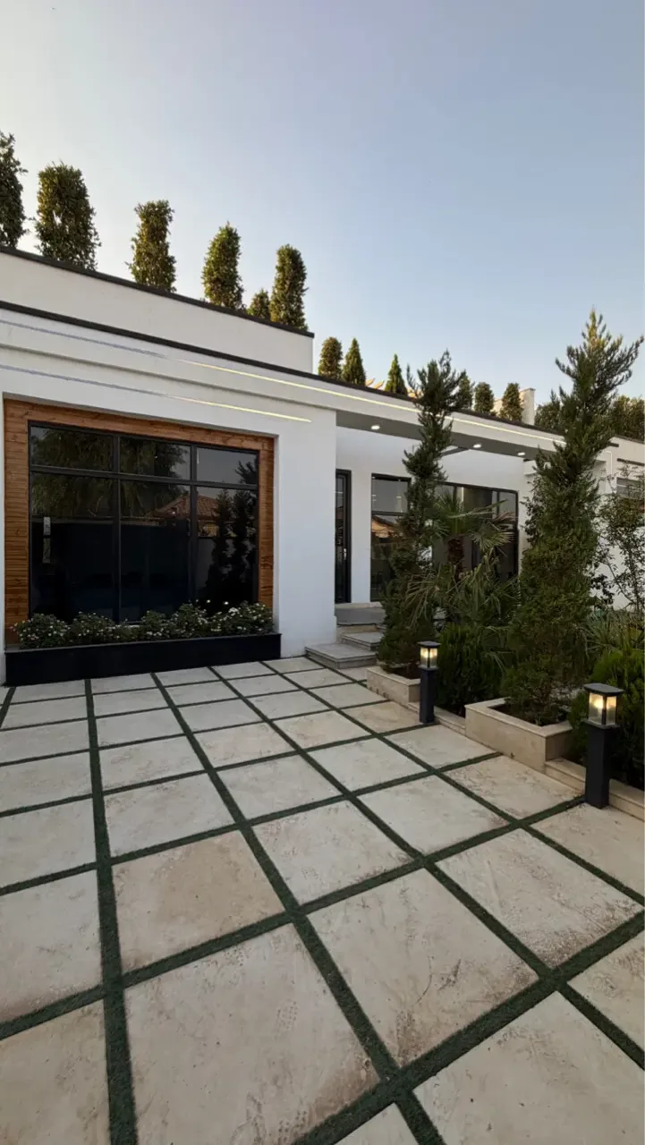 ویلای ۱۶۰ متری سه‌خوابه با روف‌گاردن در کردان