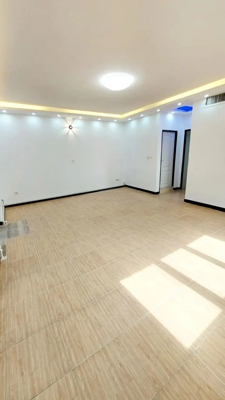 ۸۳ متر دوخوابه سازه بتنی در کیانمهر