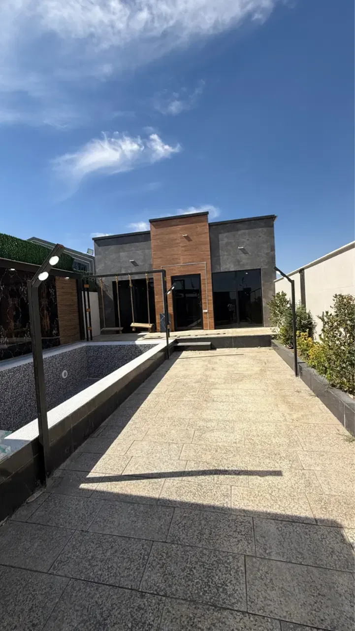 ۱۰۰ متر ویلای نوساز ۲خوابه با استخر در سهیلیه