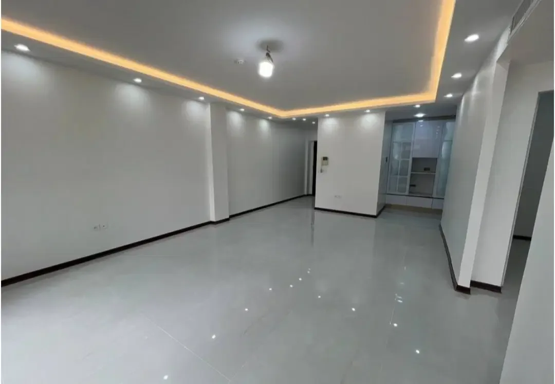 ۸۳ متر دوخوابه بازسازی‌شده در گلستان‌ها