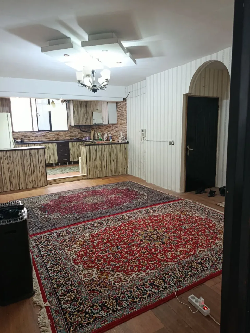 ۶۹ متر آپارتمان یک‌خوابه بازسازی‌شده در کمال‌شهر