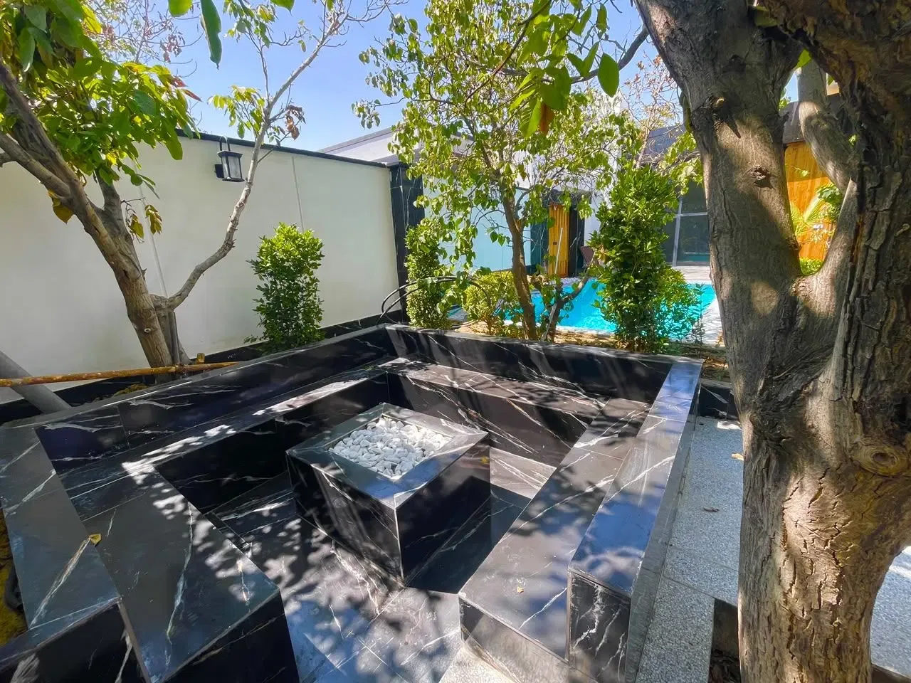 ۲۵۰ متر ویلای مستقل دوخوابه با استخر در سهیلیه