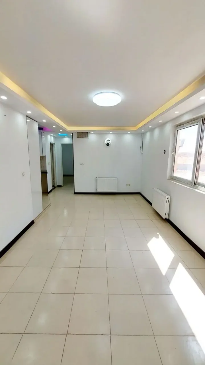 ۷۸ متر دوخواب با پارکینگ و آسانسور در کیانمهر