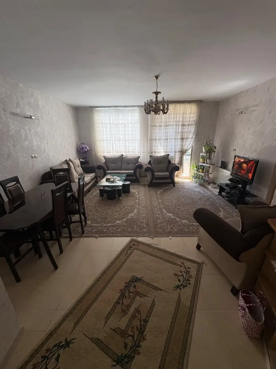 آپارتمان ۹۱ متری دوخوابه با پارکینگ در گلشهر