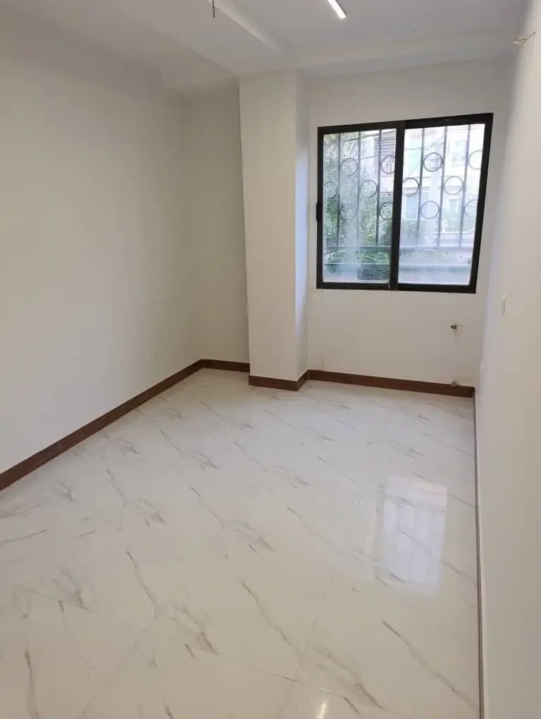 ۹۰ متر ۲ خواب با امکانات کامل در کوی زنبق