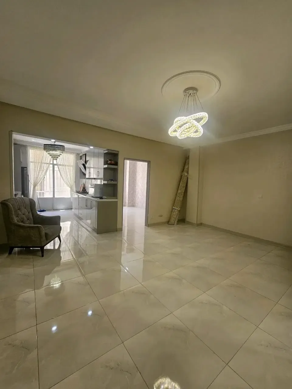 اجاره آپارتمان ۸۰ متری دوخوابه بازسازی‌شده در عظیمیه