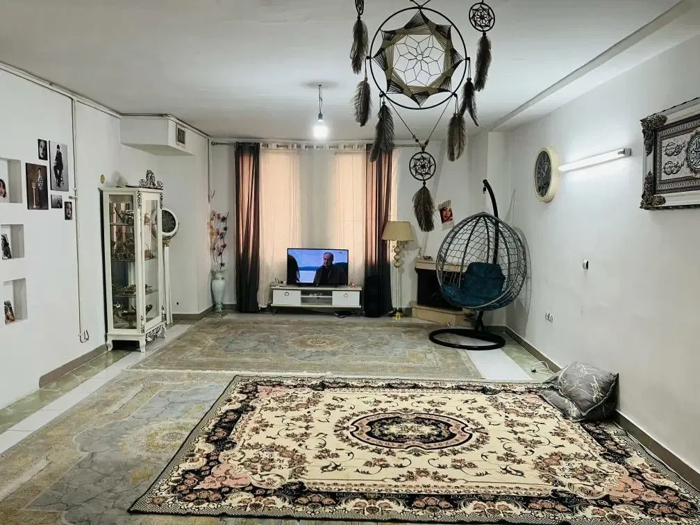 آپارتمان ۹۰ متری دوخوابه با آسانسور در خرمدشت