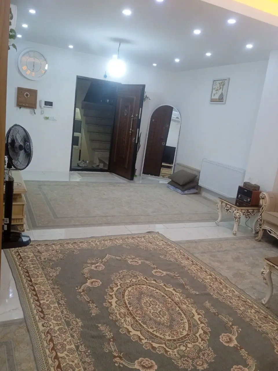 ۱۰۰ متر دوخوابه نوساز تک‌واحدی در خرمدشت