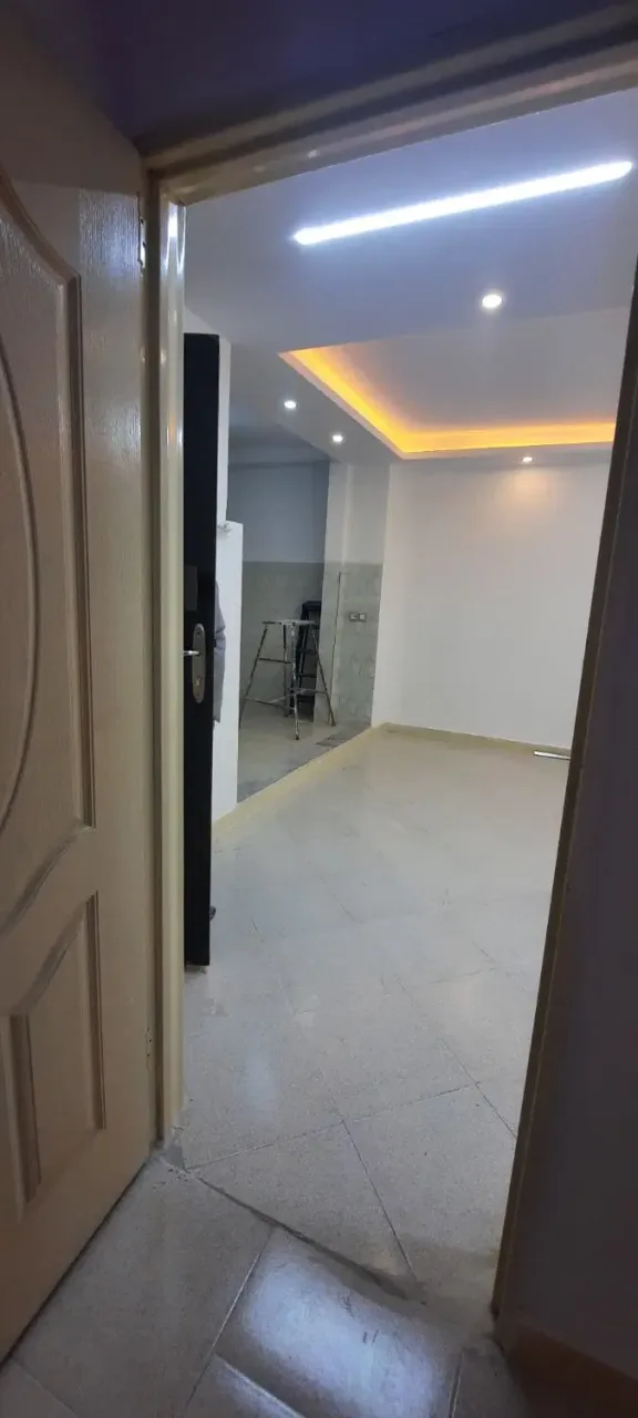 آپارتمان ۶۵ متری یک‌خوابه با آسانسور در خرمدشت