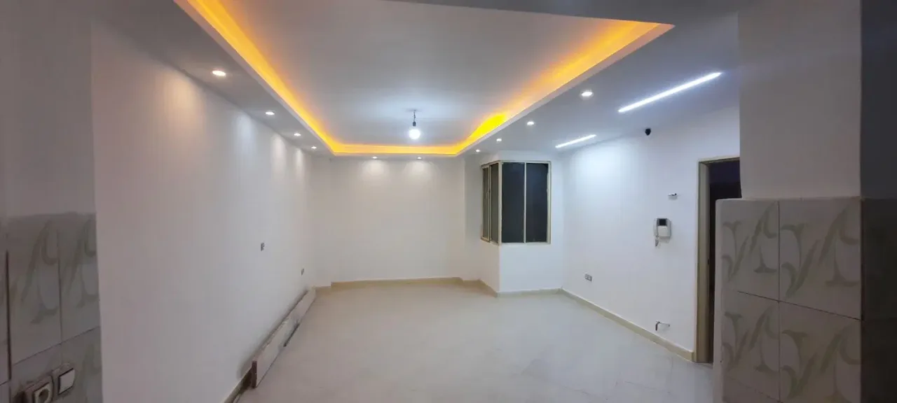 آپارتمان ۶۵ متری یک‌خوابه با آسانسور در خرمدشت