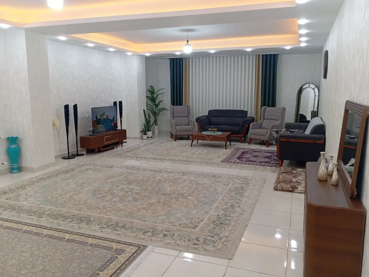 آپارتمان ۱۴۷ متری دوخوابه با پارکینگ در خرمدشت
