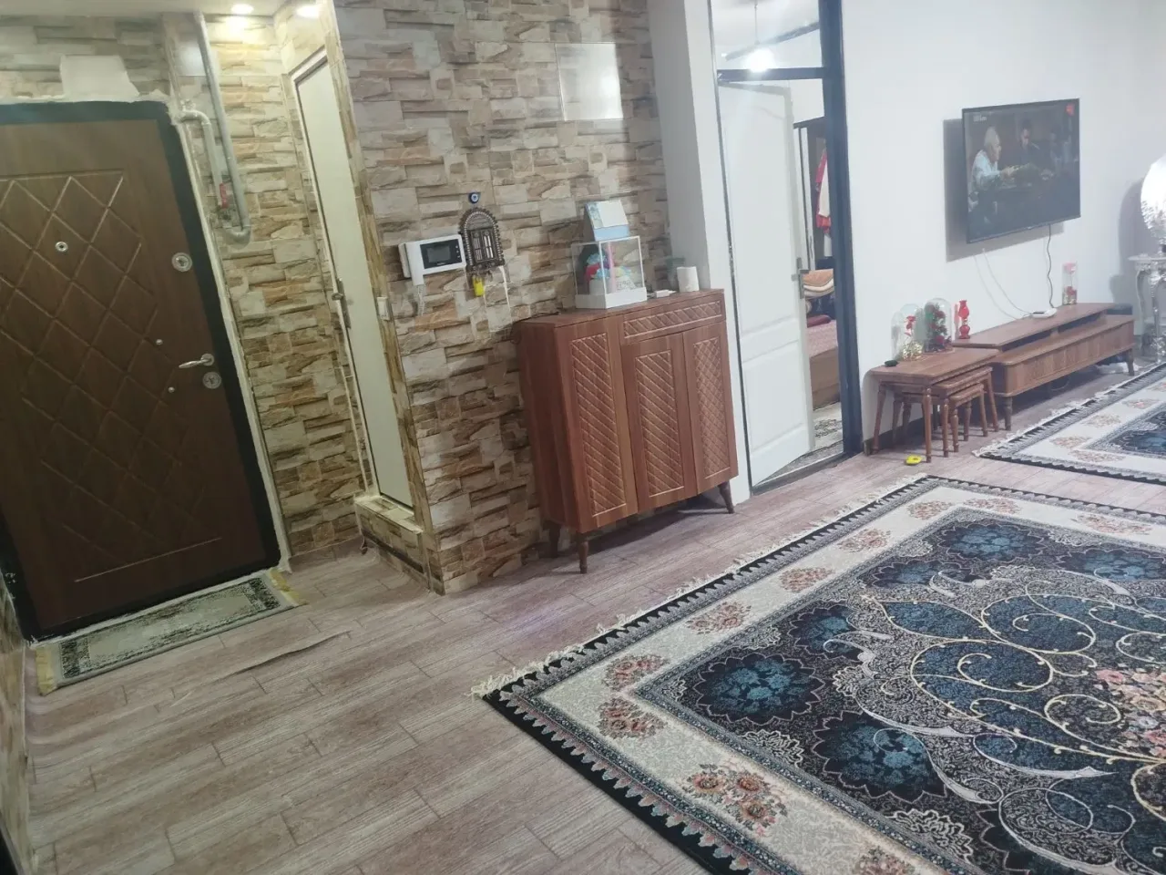 آپارتمان ۹۵ متری دوخوابه با آسانسور در خرمدشت