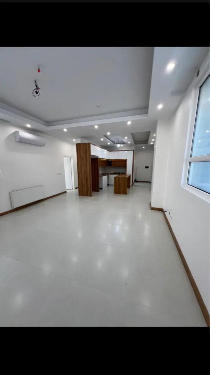 ۹۲ متر دوخواب نوساز با بالکن در باغستان