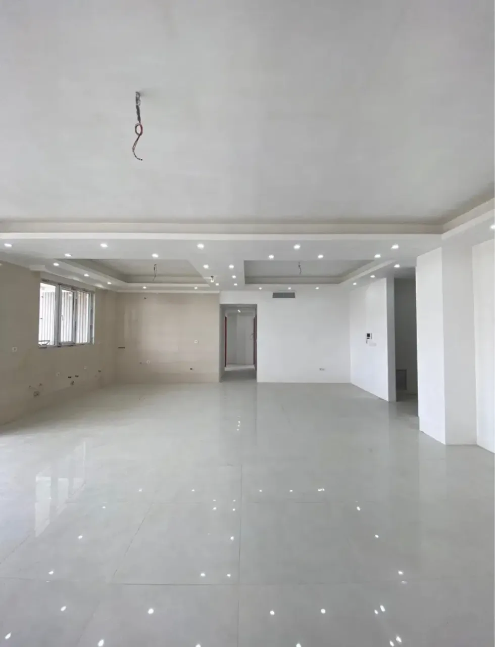 آپارتمان ۱۲۲ متری دوخوابه نوساز در کوی زنبق