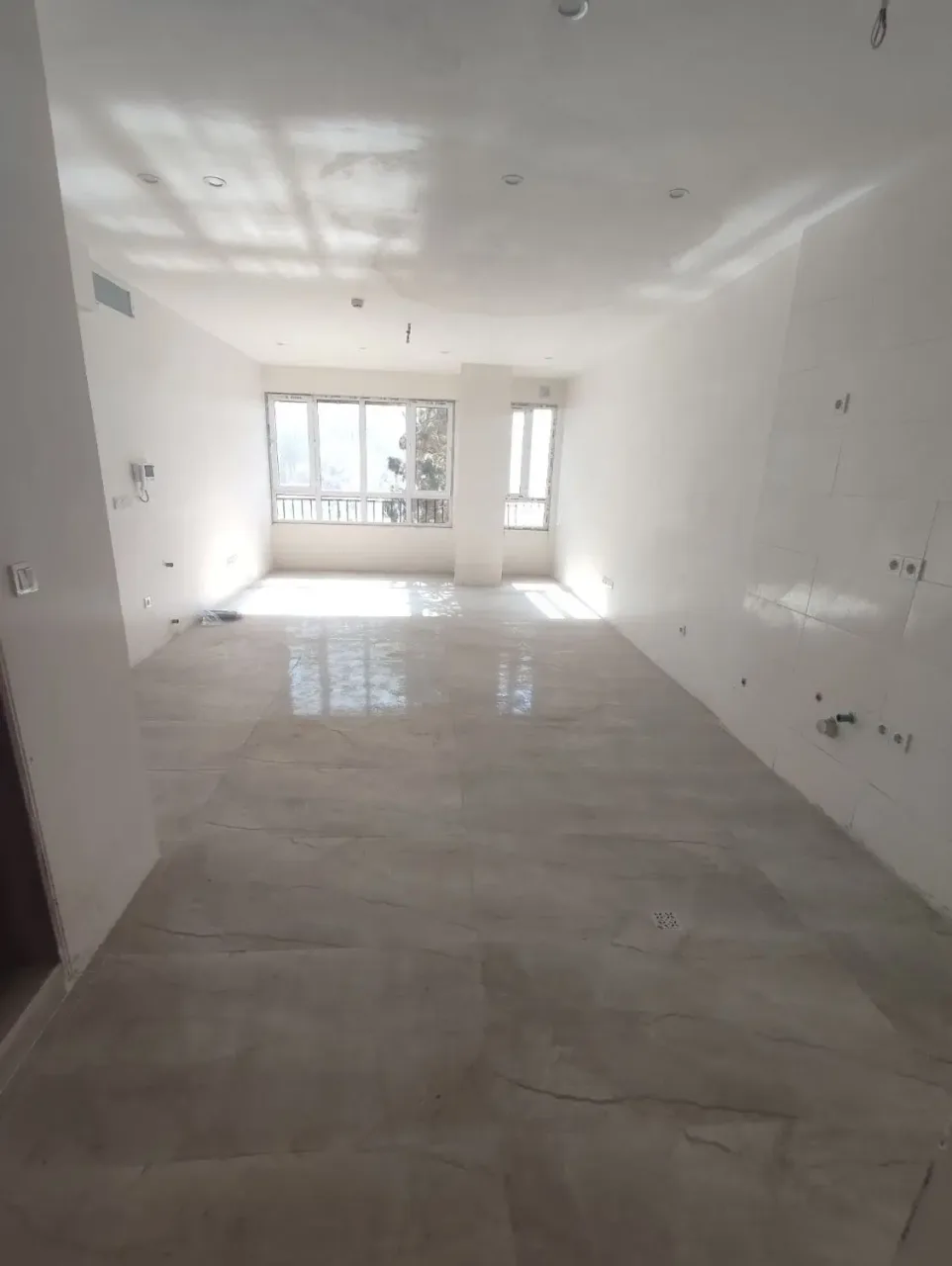 آپارتمان ۷۴ متری دوخوابه نوساز در کوی زنبق