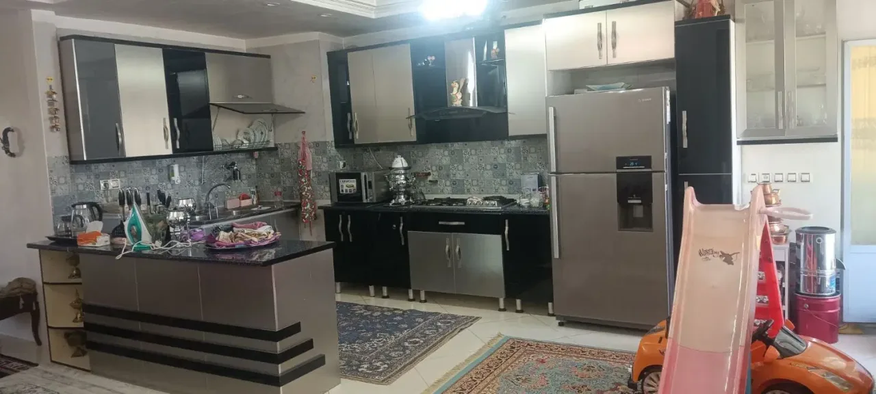 آپارتمان ۱۴۰ متری دوخوابه با آسانسور در خرمدشت