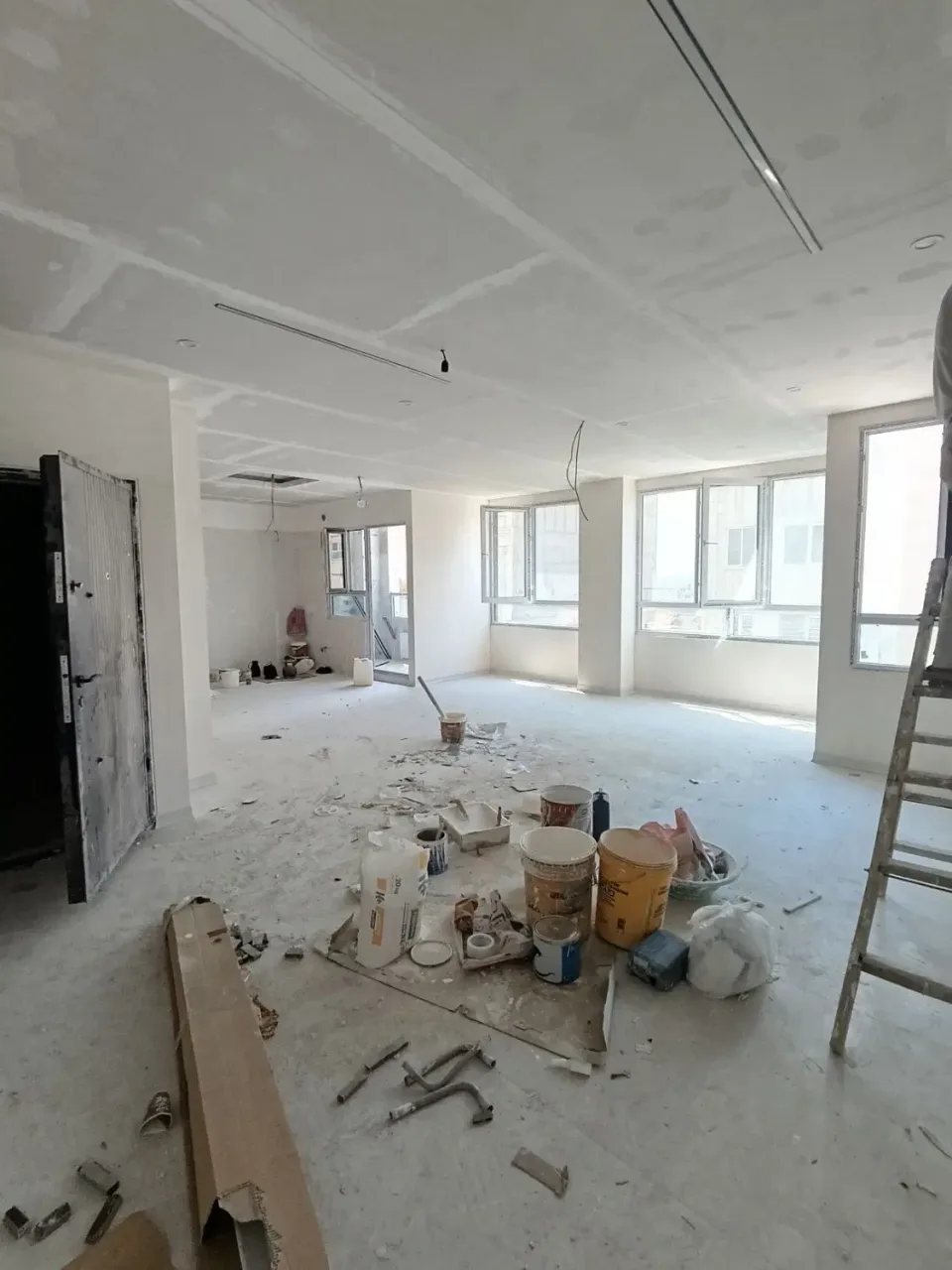 آپارتمان ۱۳۳ متری ۳ خوابه نوساز تک‌واحدی فاز ۴ مهرشهر