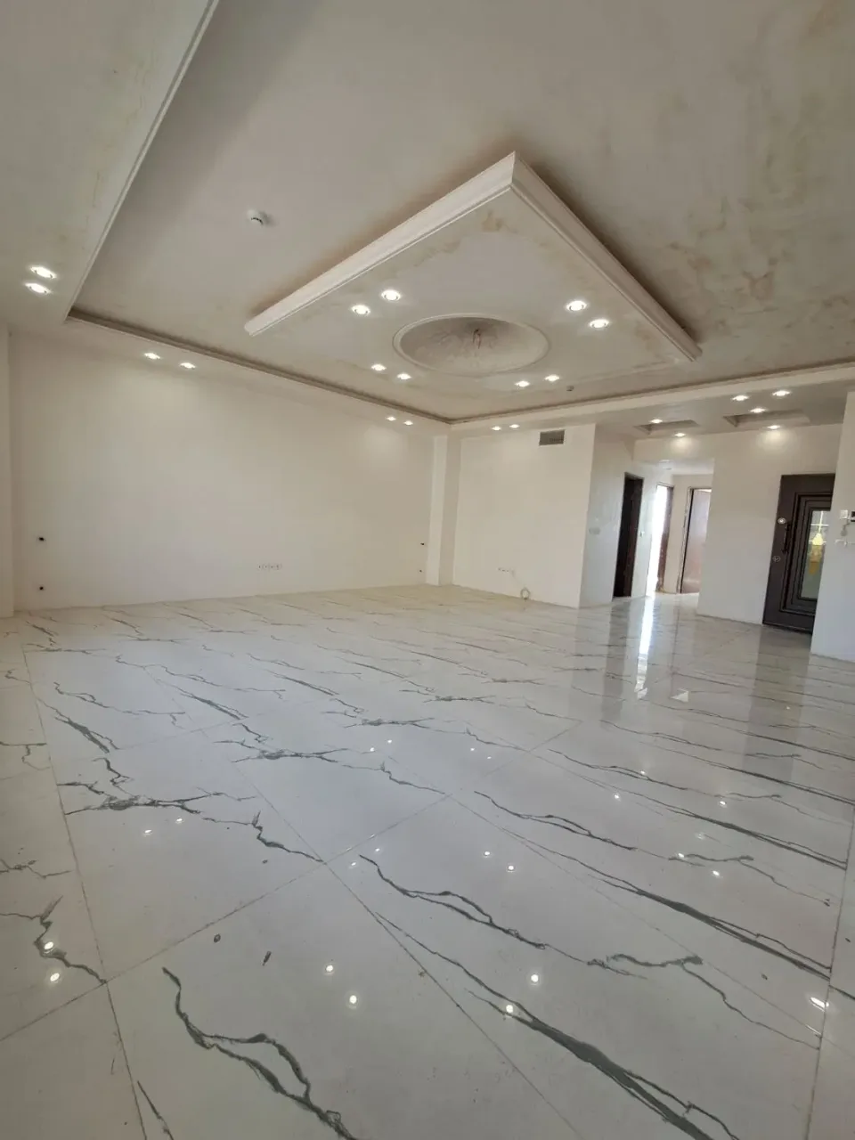 ۱۳۳ متر سه‌خوابه نوساز در باغستان