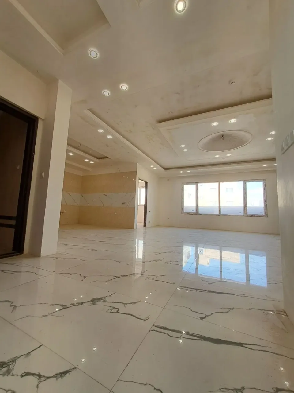 ۱۳۳ متر سه‌خوابه نوساز در باغستان