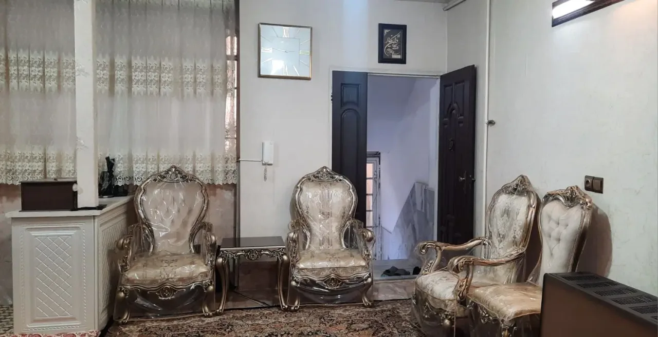 اجاره آپارتمان ۷۵ متری دوخوابه بازسازی‌شده در شاهین‌ویلا