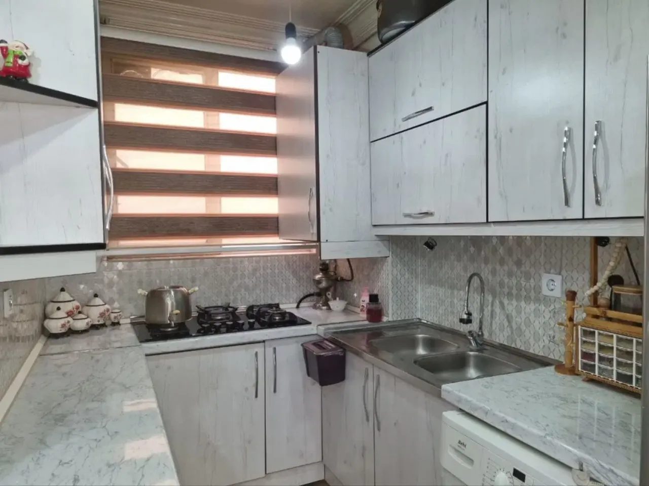 ۶۲ متر، یک‌خوابه با پارکینگ سندی در گلشهر