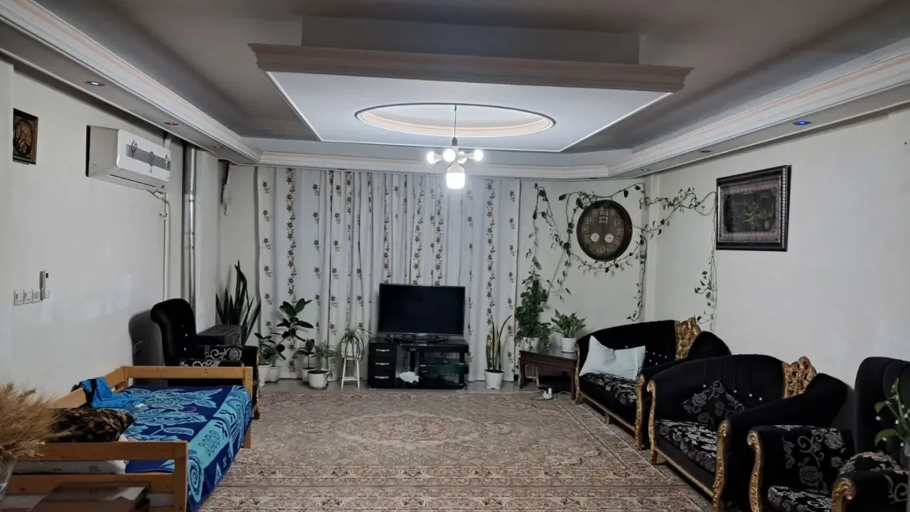 ۱۰۰ متر آپارتمان ۲ خوابه با پارکینگ در خرمدشت